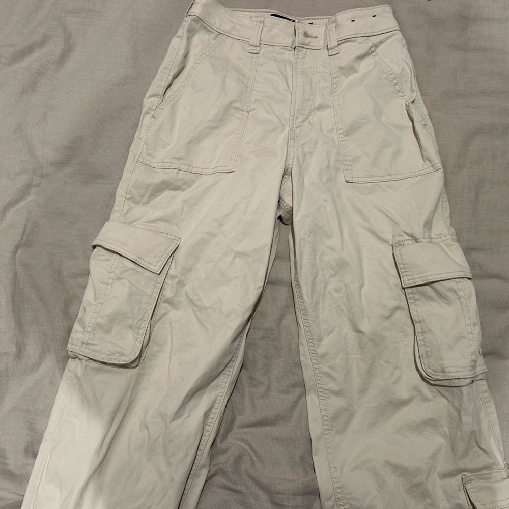 Hollister Ultra High-Rise Cream Pants